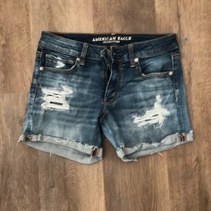 American Eagle outfitters super stretch blue Jean shorts size 6